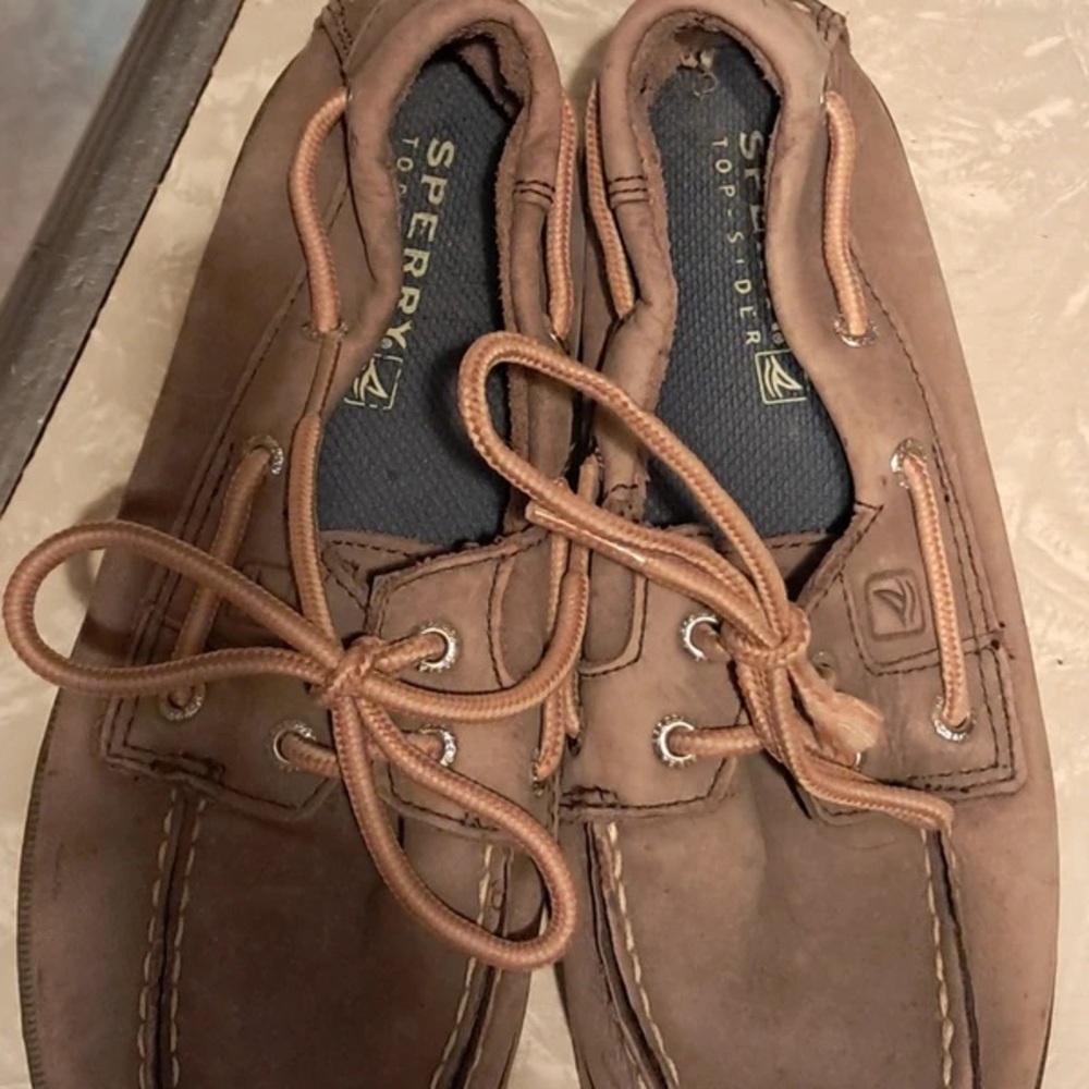 Sperry Men's Brown Leather Boat Shoes - Classic Lace-Up Deck Shoes